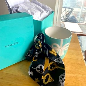 NEW: Authentic Tiffany & Co Mug with Bow and scarf